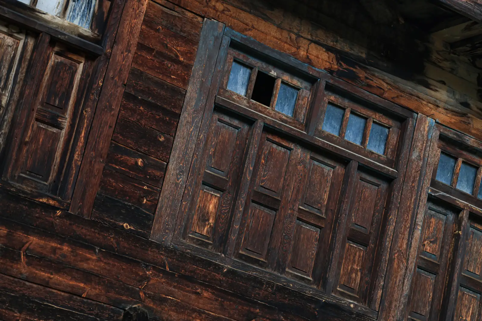 Tilted Timber Lines